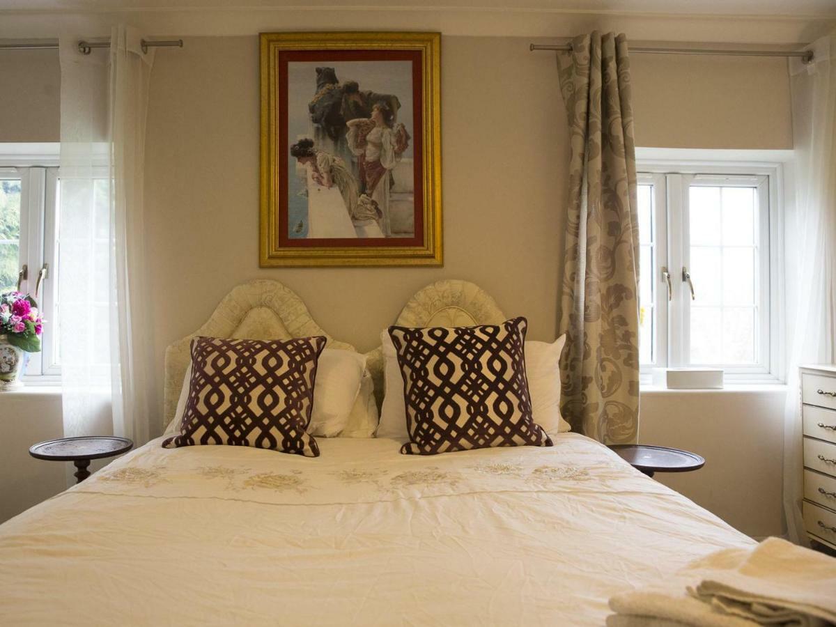 Oyo Vale Lodge Виндзор Экстерьер фото